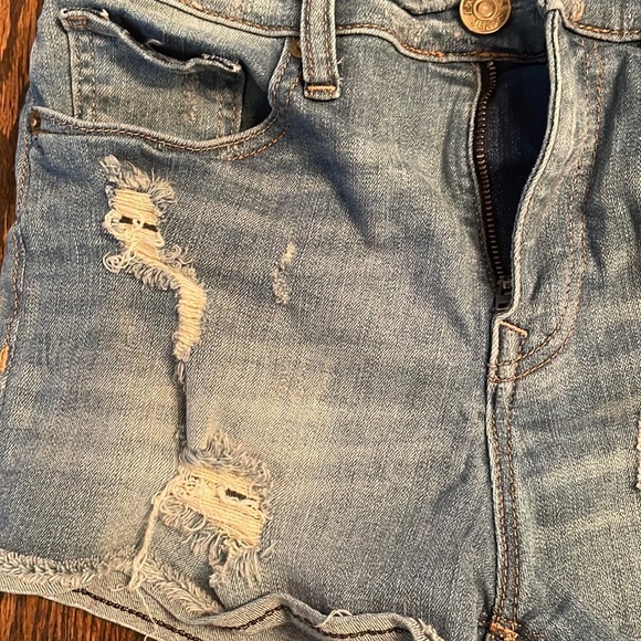 Express Distressed Jean Shorts - Picture 6 of 11